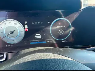 Hyundai ELANTRA 2024