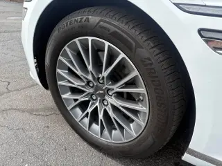 2023 Genesis G80