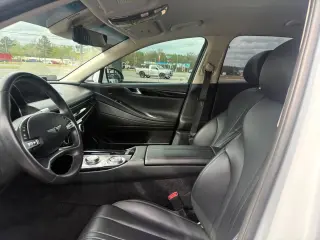 2023 Genesis G80
