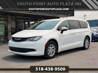 2023 Chrysler Voyager