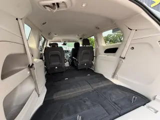 2023 Chrysler Voyager