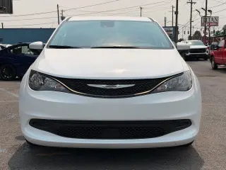 2023 Chrysler Voyager