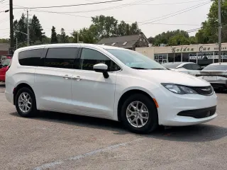 2023 Chrysler Voyager