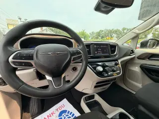 2023 Chrysler Voyager