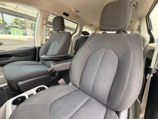 2023 Chrysler Voyager
