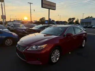 2015 Lexus ES 300h Sedan