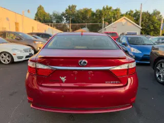 2015 Lexus ES 300h Sedan