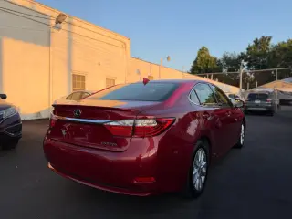 2015 Lexus ES 300h Sedan
