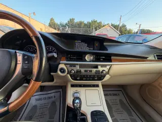 2015 Lexus ES 300h Sedan