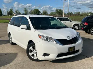 2013 Toyota Sienna LE FWD 8-Passenger V6