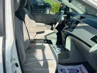 2013 Toyota Sienna LE FWD 8-Passenger V6