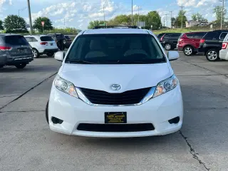 2013 Toyota Sienna LE FWD 8-Passenger V6