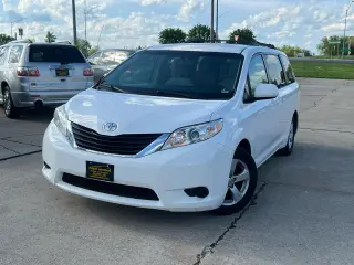 2013 Toyota Sienna LE FWD 8-Passenger V6