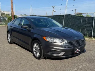2017 Ford Fusion SE FWD