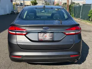 2017 Ford Fusion SE FWD