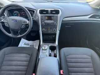 2017 Ford Fusion SE FWD