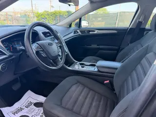 2017 Ford Fusion SE FWD