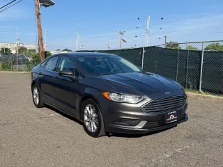 2017 Ford Fusion SE FWD
