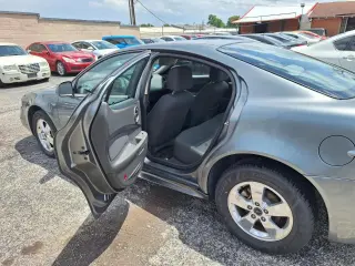 2005 Pontiac Grand Prix BASE