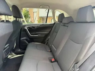 TOYOTA RAV4 LE🚘