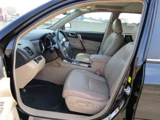 2011 TOYOTA HIGHLANDER