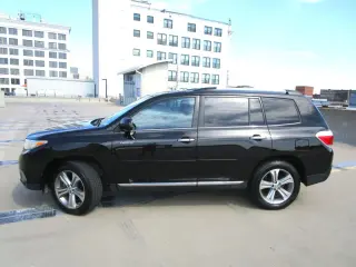 2011 TOYOTA HIGHLANDER