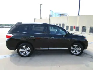 2011 TOYOTA HIGHLANDER