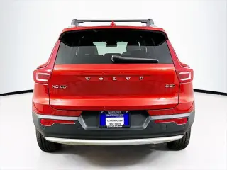 Volvo XC40 2024 AWD B5 Plus Tema Brillante 4 puertas SUV