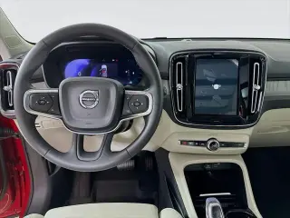 Volvo XC40 2024 AWD B5 Plus Tema Brillante 4 puertas SUV