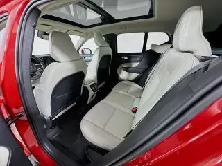 Volvo XC40 2024 AWD B5 Plus Tema Brillante 4 puertas SUV