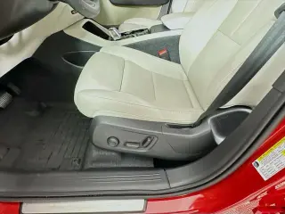 Volvo XC40 2024 AWD B5 Plus Tema Brillante 4 puertas SUV