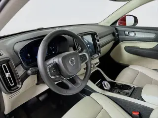 Volvo XC40 2024 AWD B5 Plus Tema Brillante 4 puertas SUV