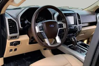 Ford F-150 2019 4x4 Lariat 4 puertas SuperCrew 5.5 pies. SB