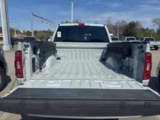 Ford F-150 2023 4x4 XL 4dr SuperCrew 5.5 ft. SB