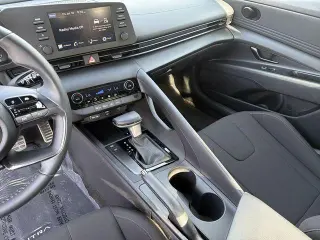 Hyundai ELANTRA 2025 SEL Sport 4 puertas Sedan