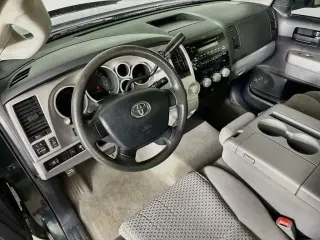 Toyota Tundra 2008 4x2 SR5 4 puertas Doble Cabina SB (4.7L V8)