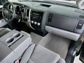 Toyota Tundra 2008 4x2 SR5 4 puertas Doble Cabina SB (4.7L V8)