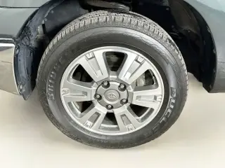 Toyota Tundra 2008 4x2 SR5 4 puertas Doble Cabina SB (4.7L V8)