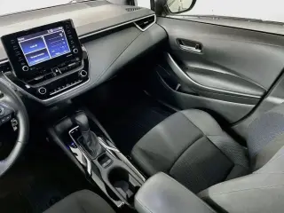 Toyota Corolla 2022 SE 4 puertas Sedán CVT