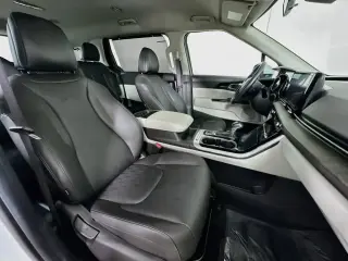 Kia Carnival 2024 EX 4 puertas Minivan