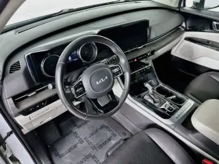 Kia Carnival 2024 EX 4 puertas Minivan