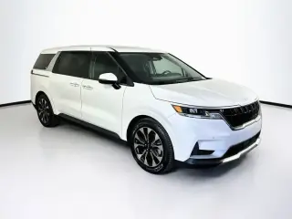 Kia Carnival 2024 EX 4 puertas Minivan