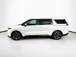 Kia Carnival 2024 EX 4 puertas Minivan