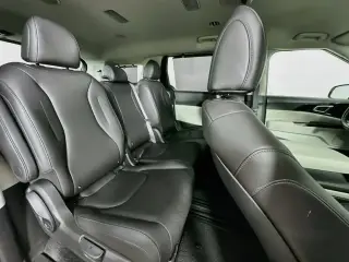 Kia Carnival 2024 EX 4 puertas Minivan