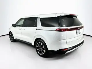 Kia Carnival 2024 EX 4 puertas Minivan