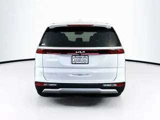 Kia Carnival 2024 EX 4 puertas Minivan