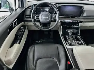 Kia Carnival 2024 EX 4 puertas Minivan