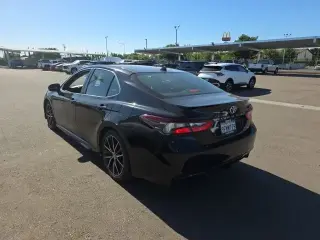 Toyota Camry 2021 SE 4 puertas Sedan