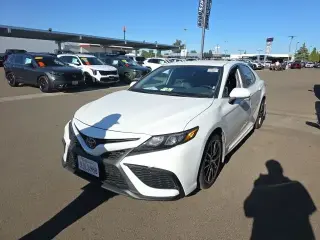 Toyota Camry 2024 SE 4 puertas Sedan
