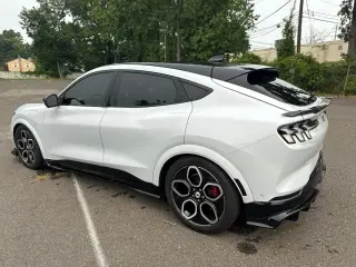 Ford Mustang Mach-E 2023 AWD GT 4 puertas SUV